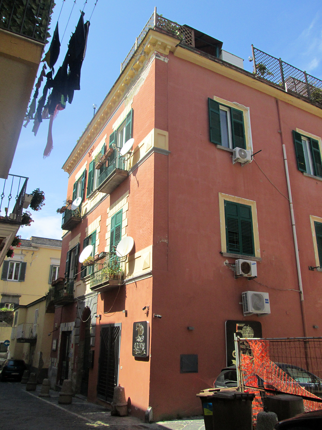 [Palazzo in Via Mazzini, 30-32]