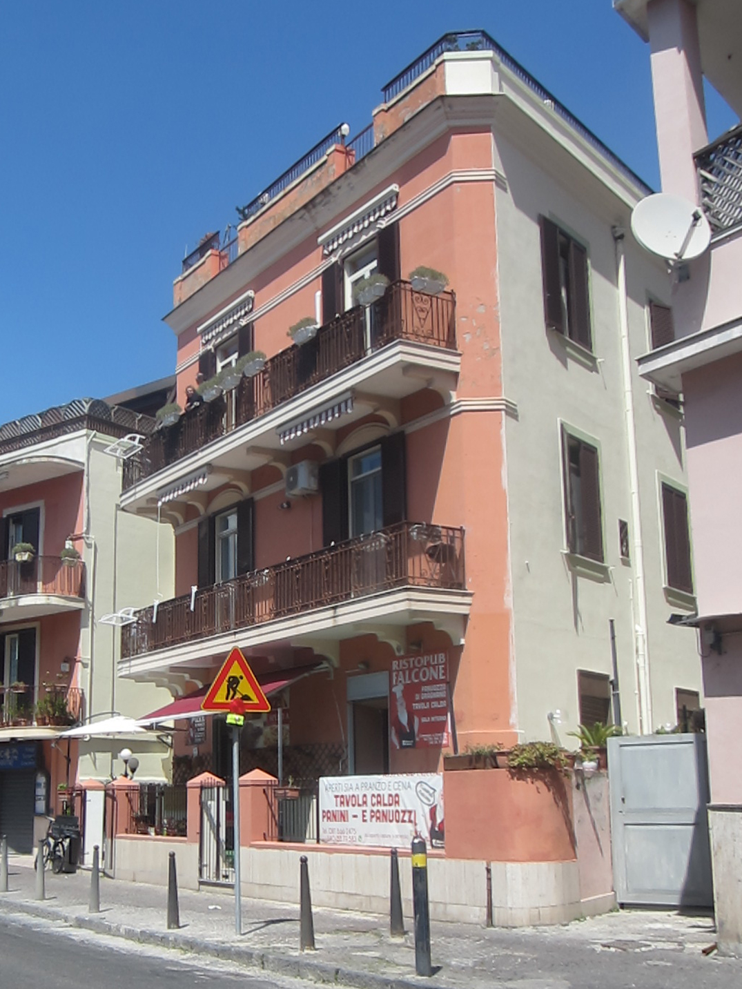 [Palazzo in Via Nicola Fasano, 32]