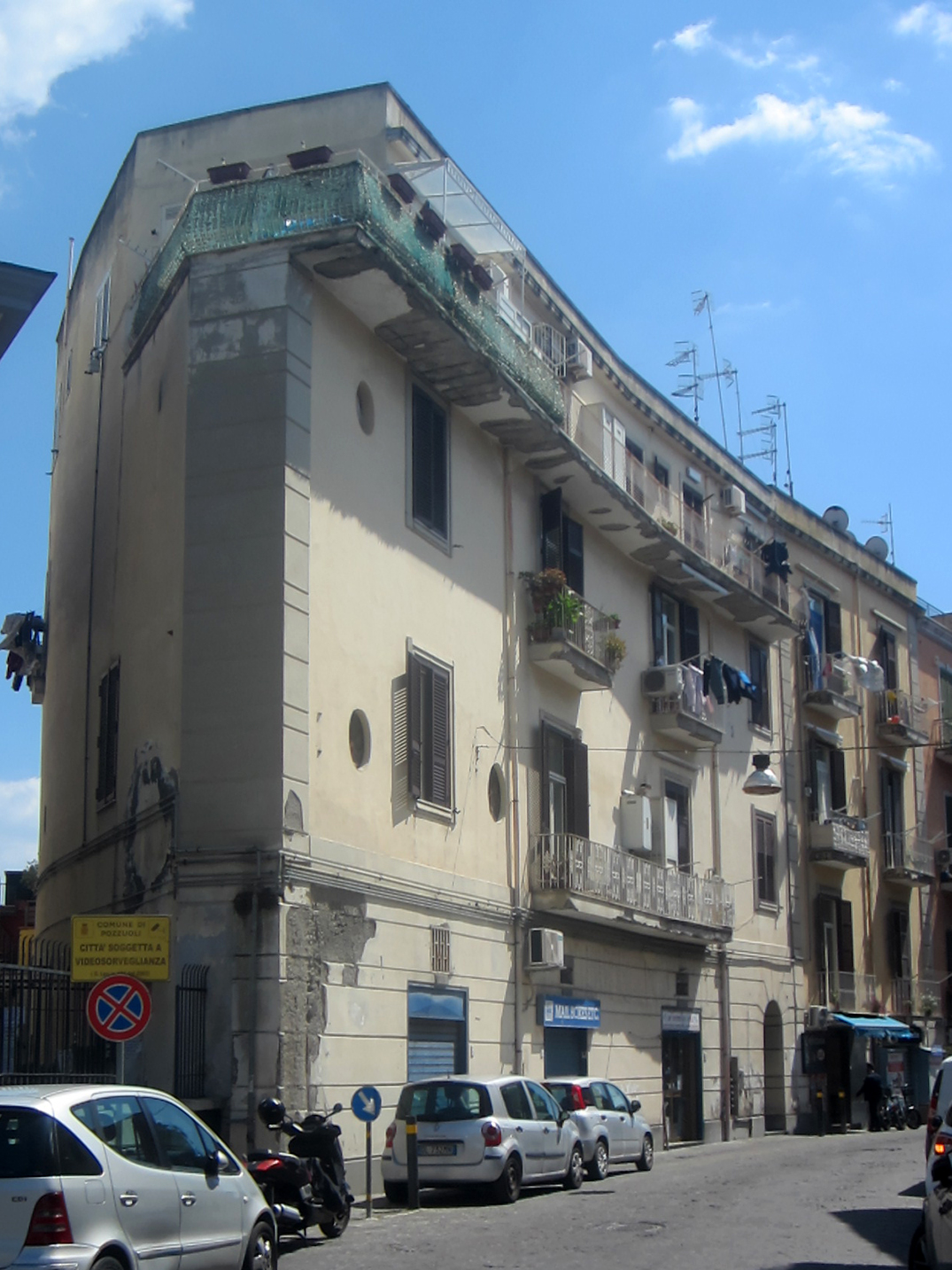[Palazzo in Via Roma, 42-44-46-48]