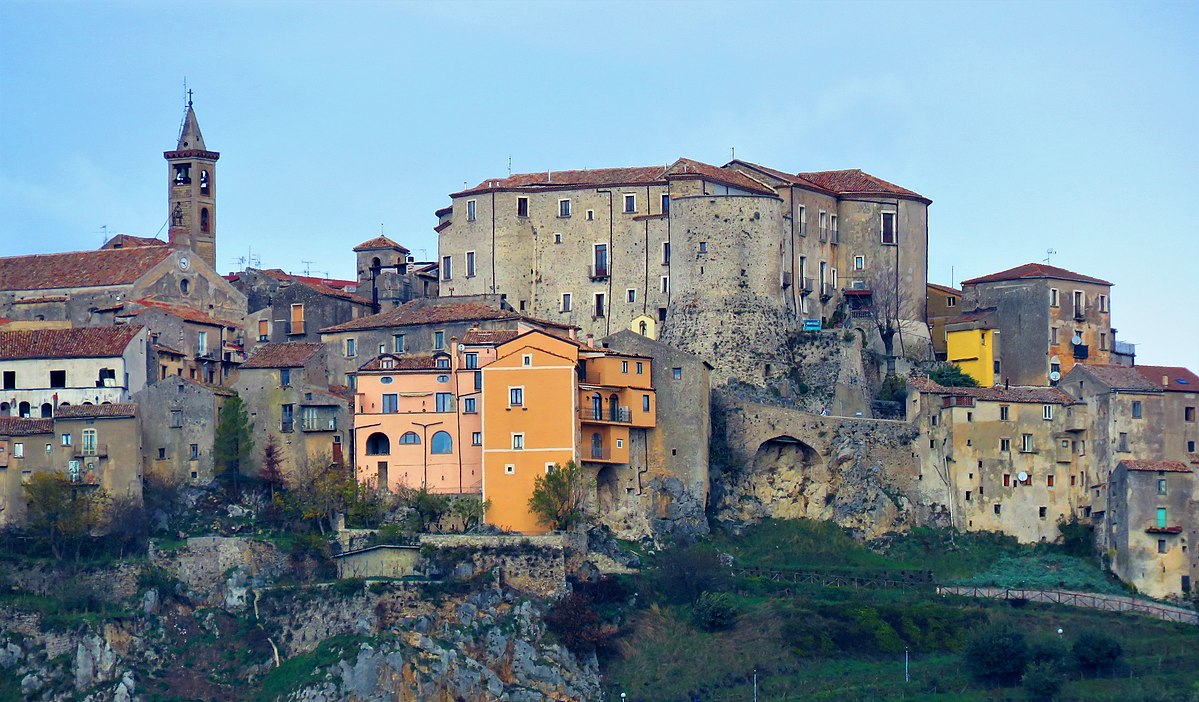 centro storico, collinare, murato, difensivo, Caggiano