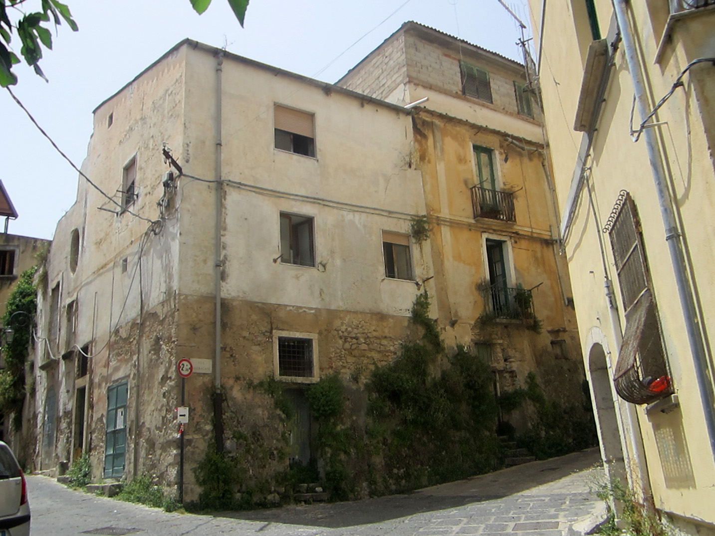 [Palazzo in Largo Prospero Caravita 1, 2, 3, 4]