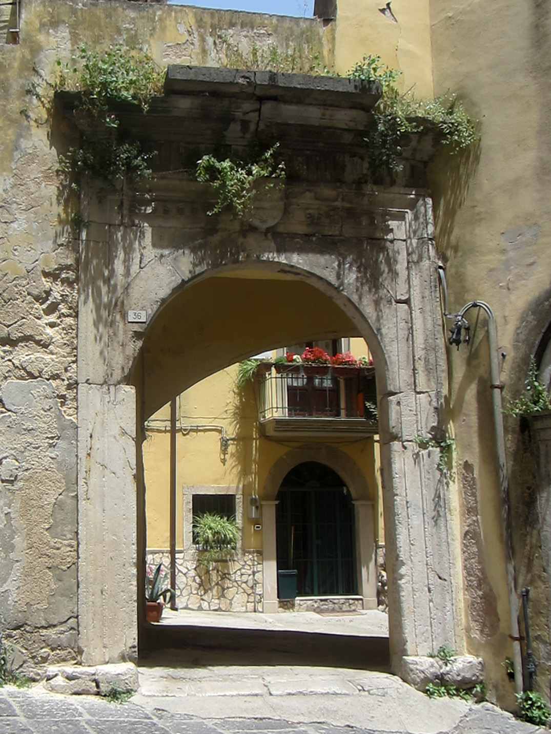 [Palazzo in Via Don Paolo Vocca, 36]