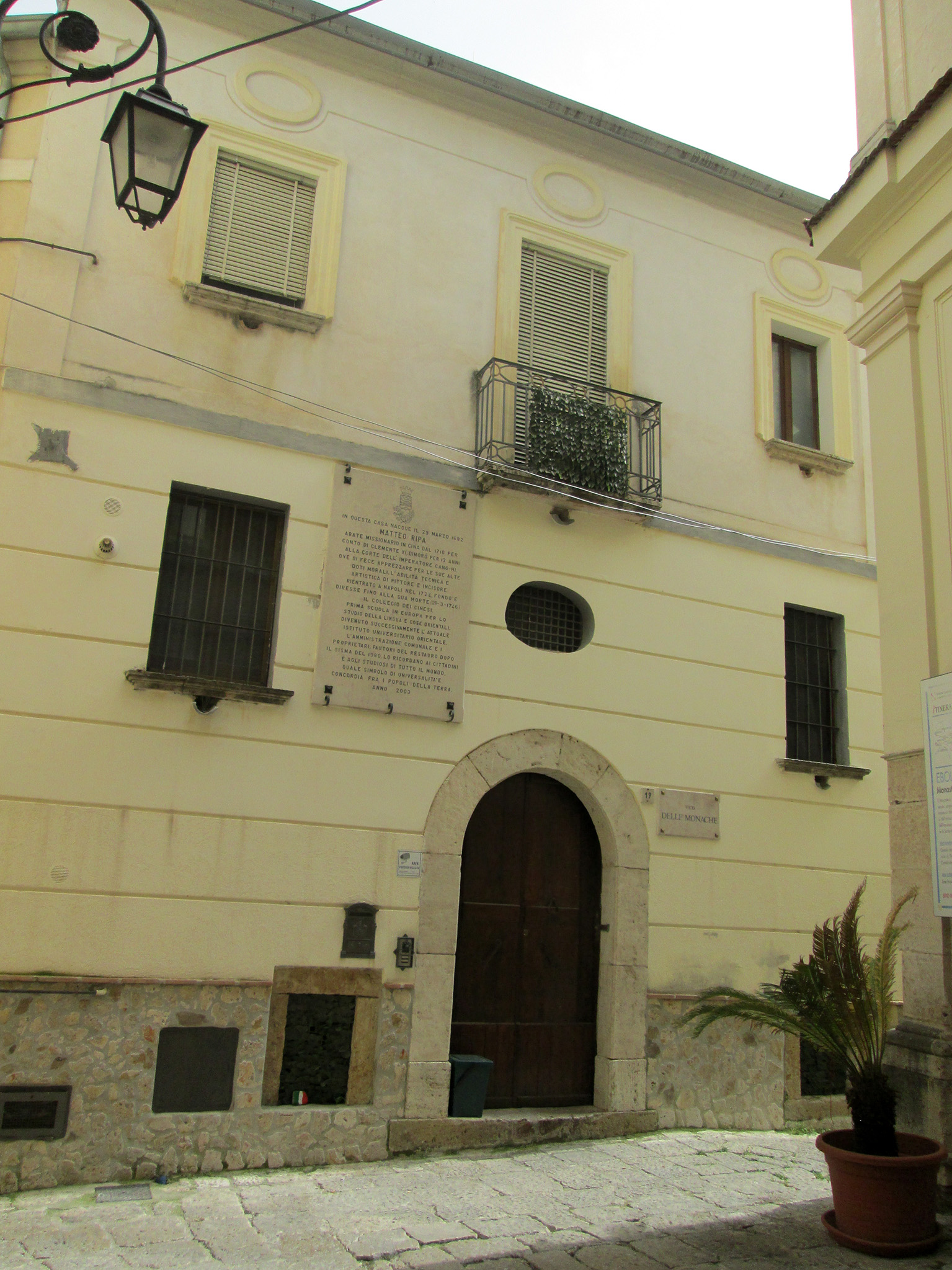 [Palazzo in Via delle Monache, 19]