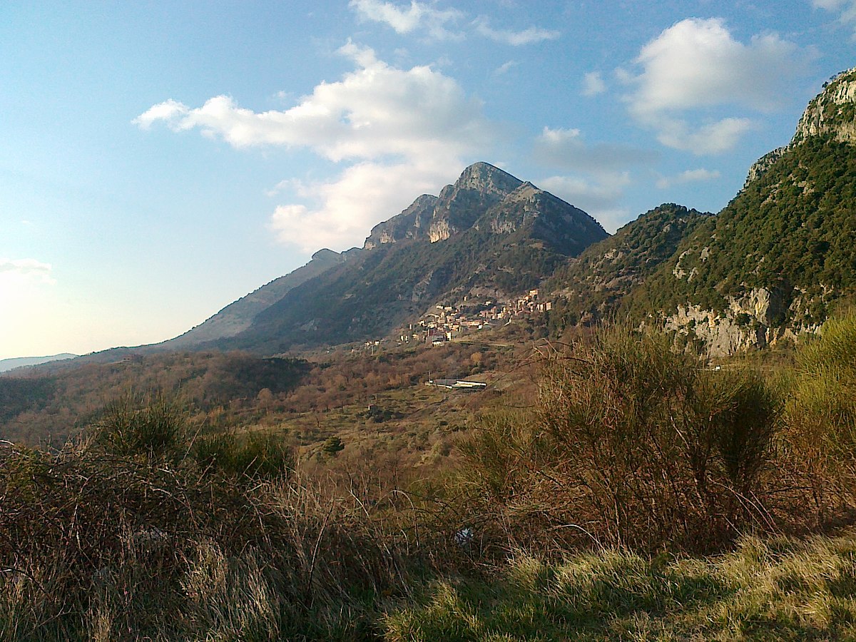 centro storico, di mezzacosta, collinare, difensivo, Magliano Vetere