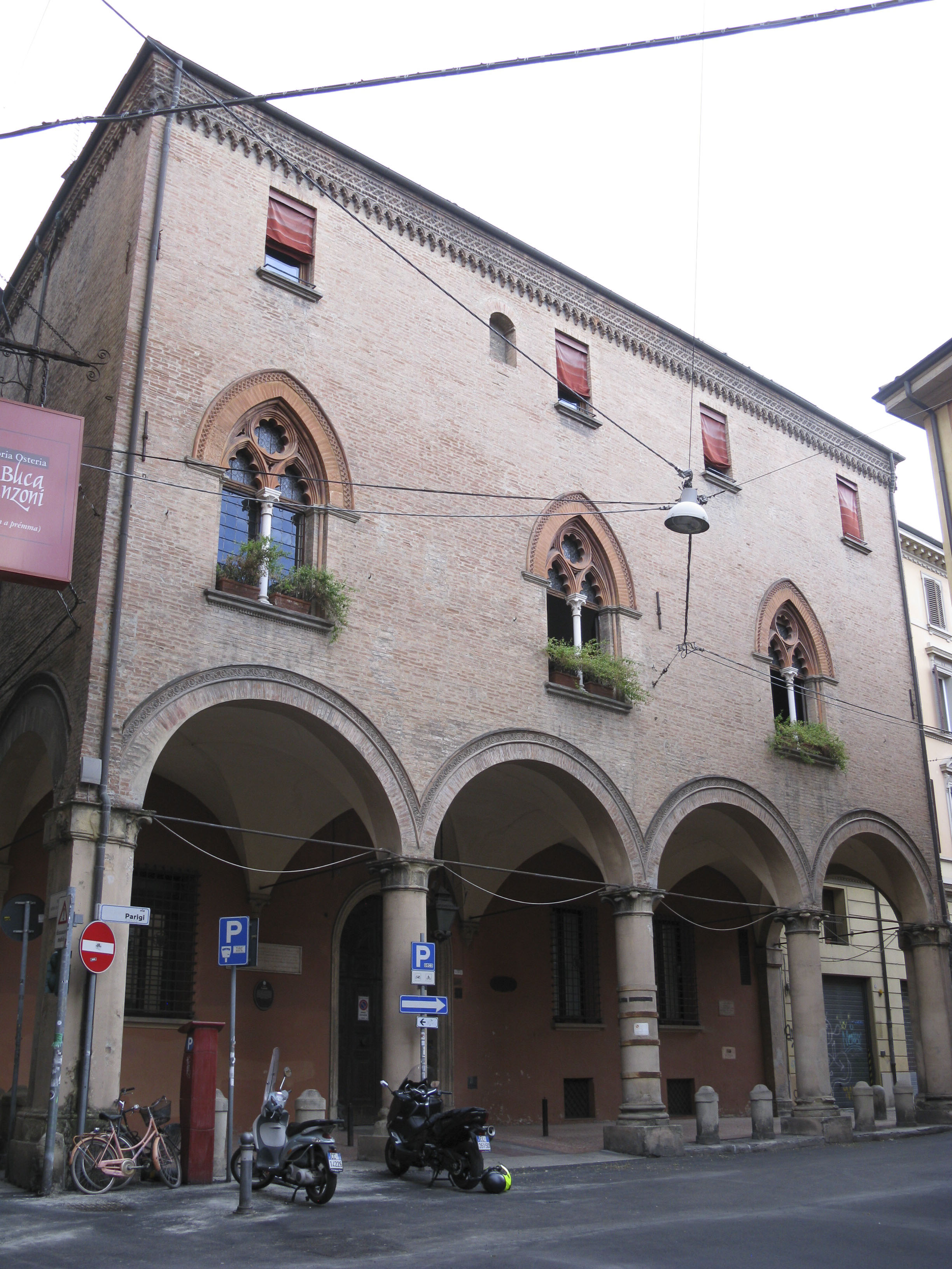 Casa Castelli