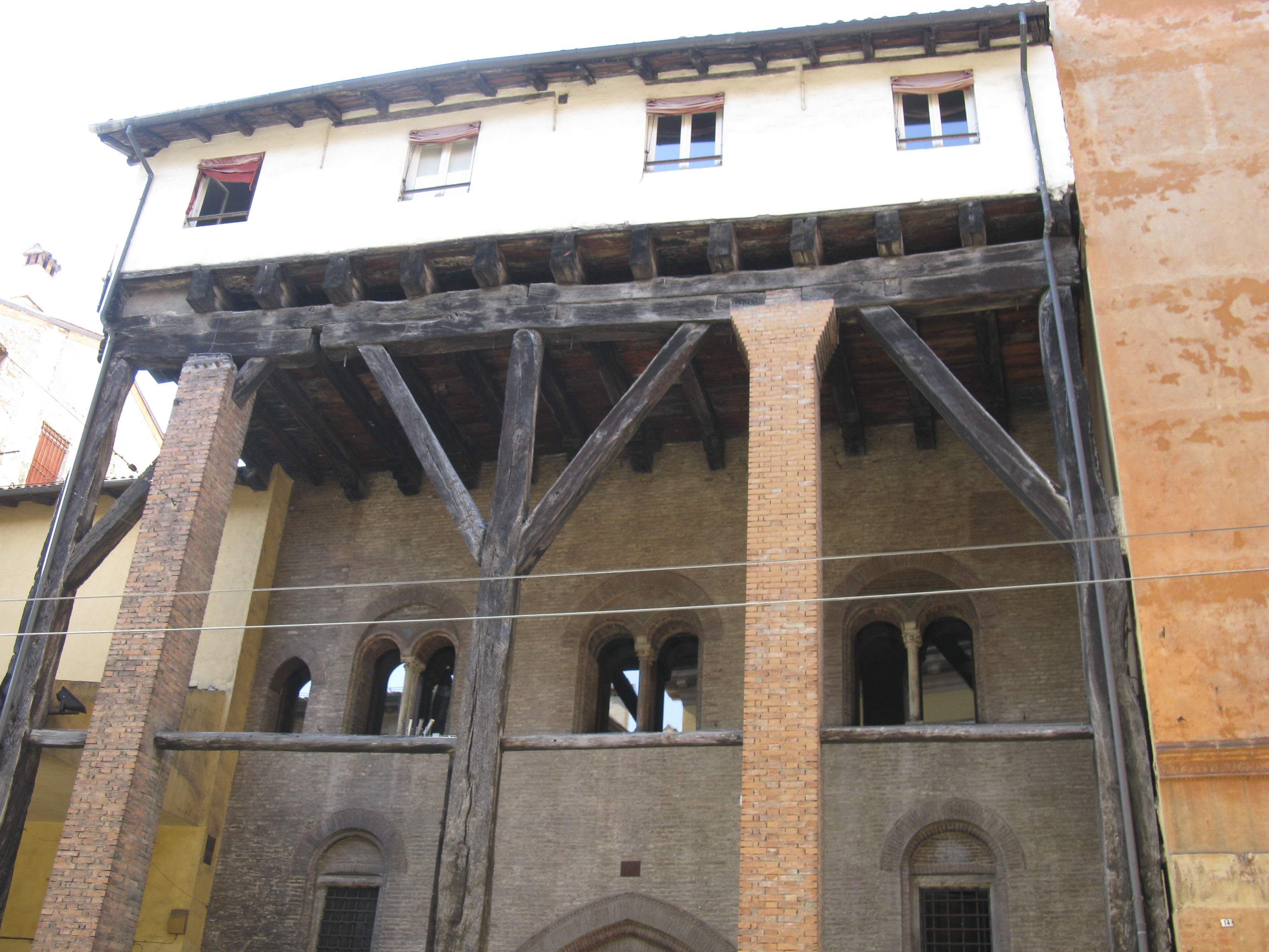 Casa Isolani