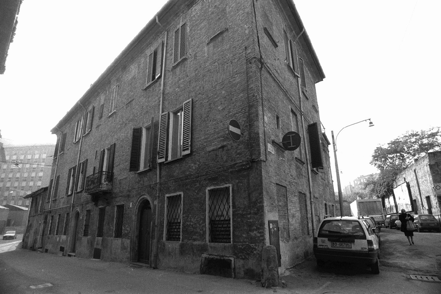 [Case a schiera in Via Azzo Gardino, 28-36]