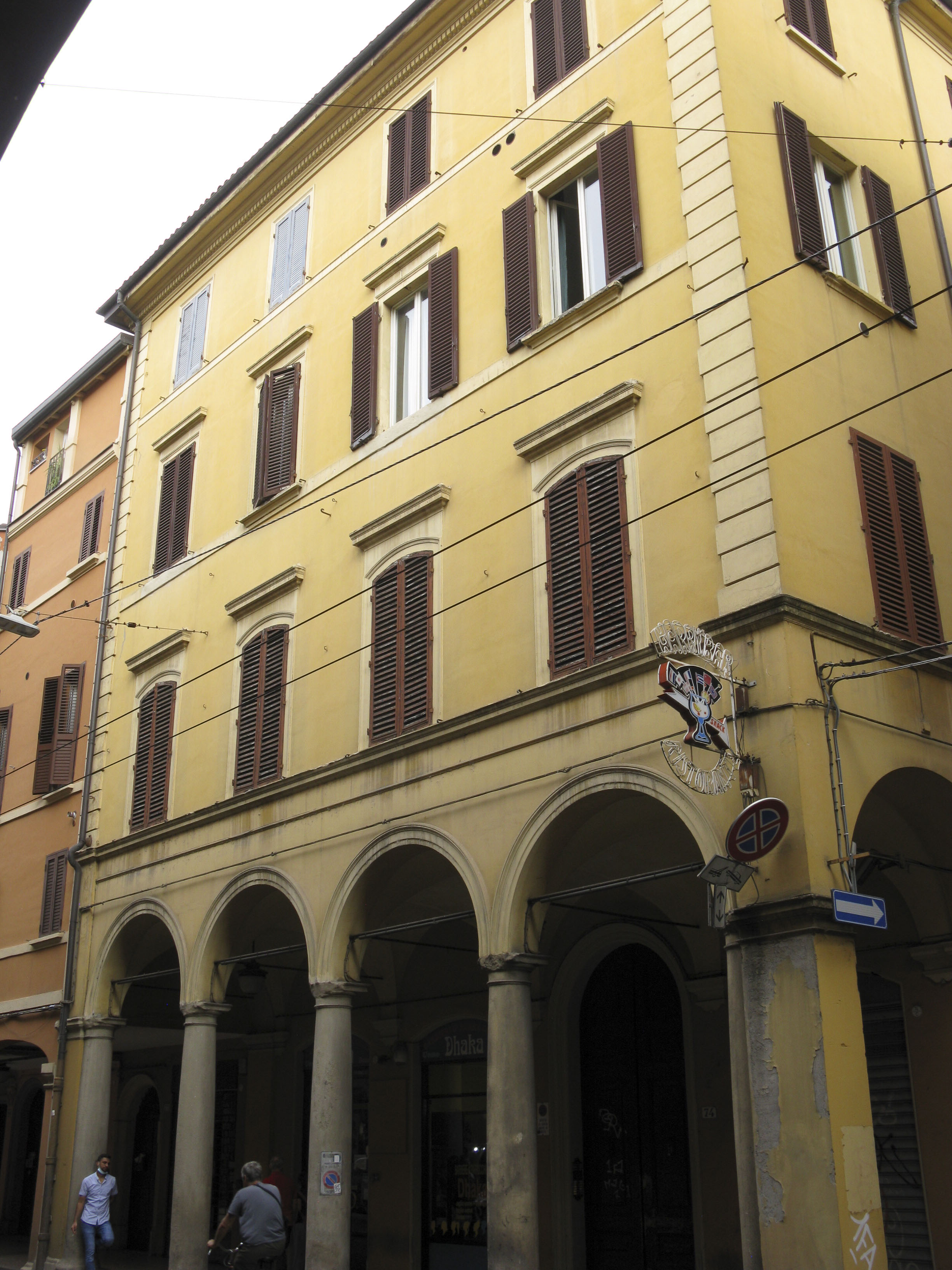 [Palazzo di Via S. Vitale, 74, 76]