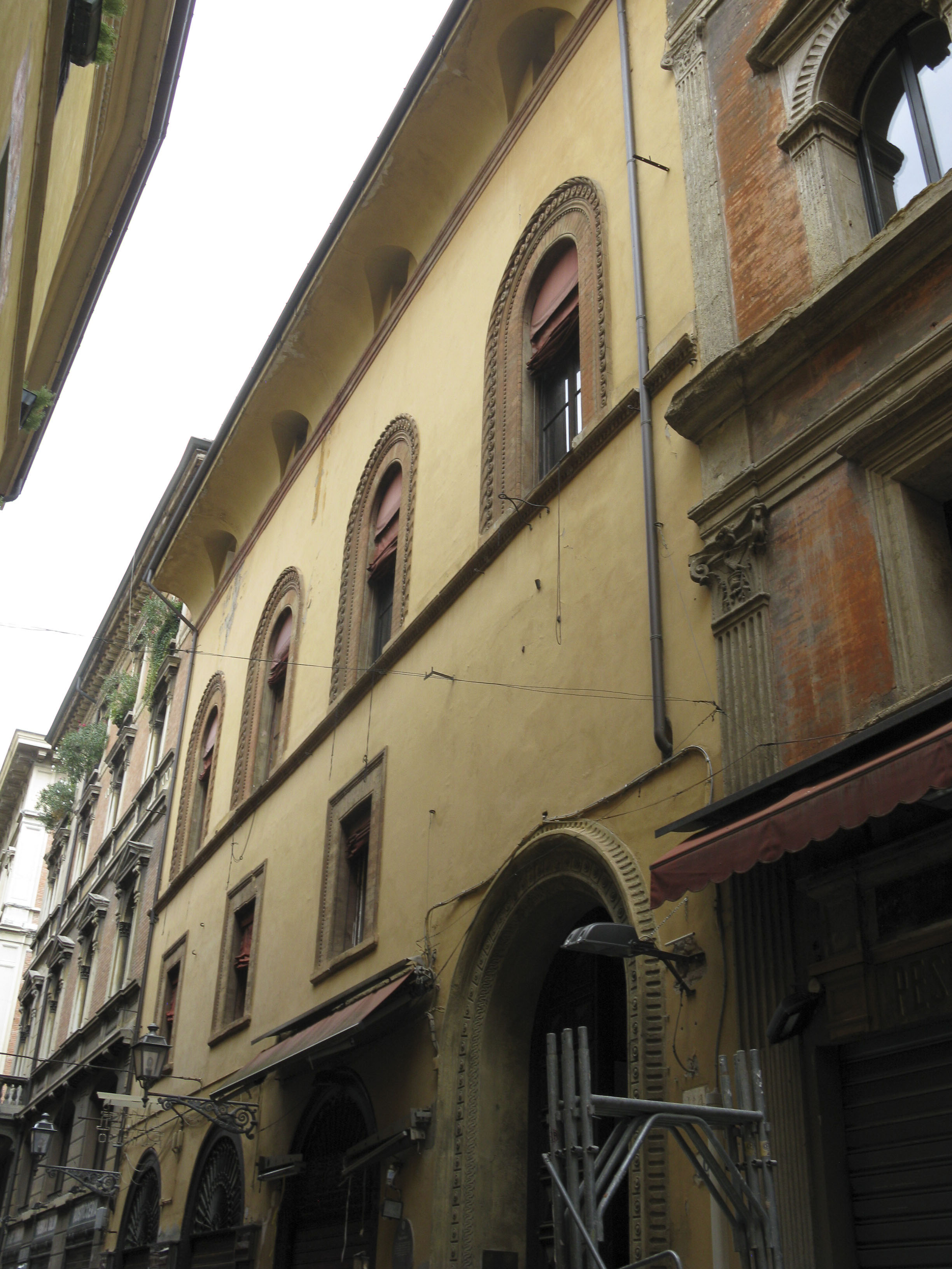 [Palazzo di via Drapperie, 6]