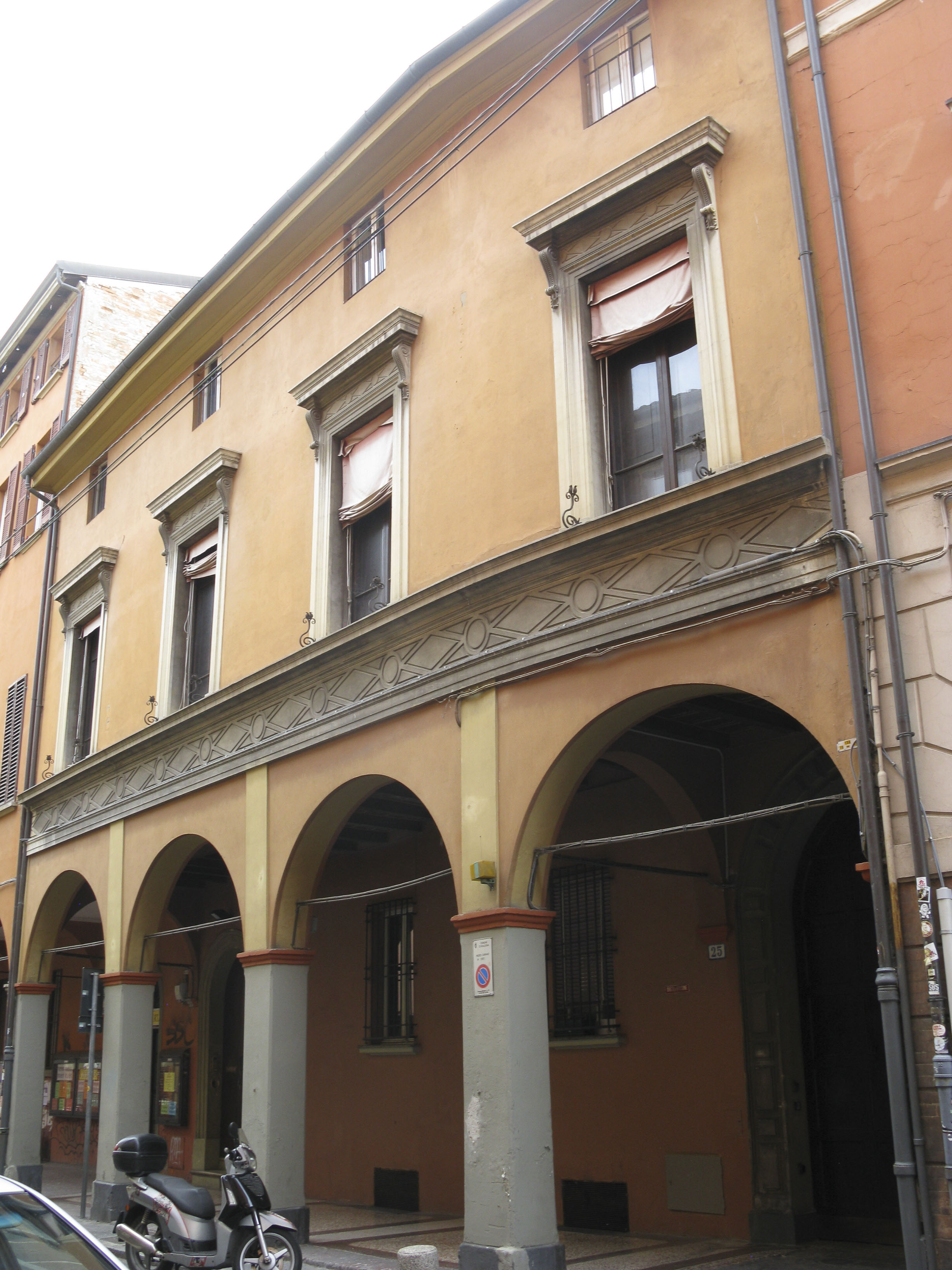 [Palazzo in via Belle Arti, 25]