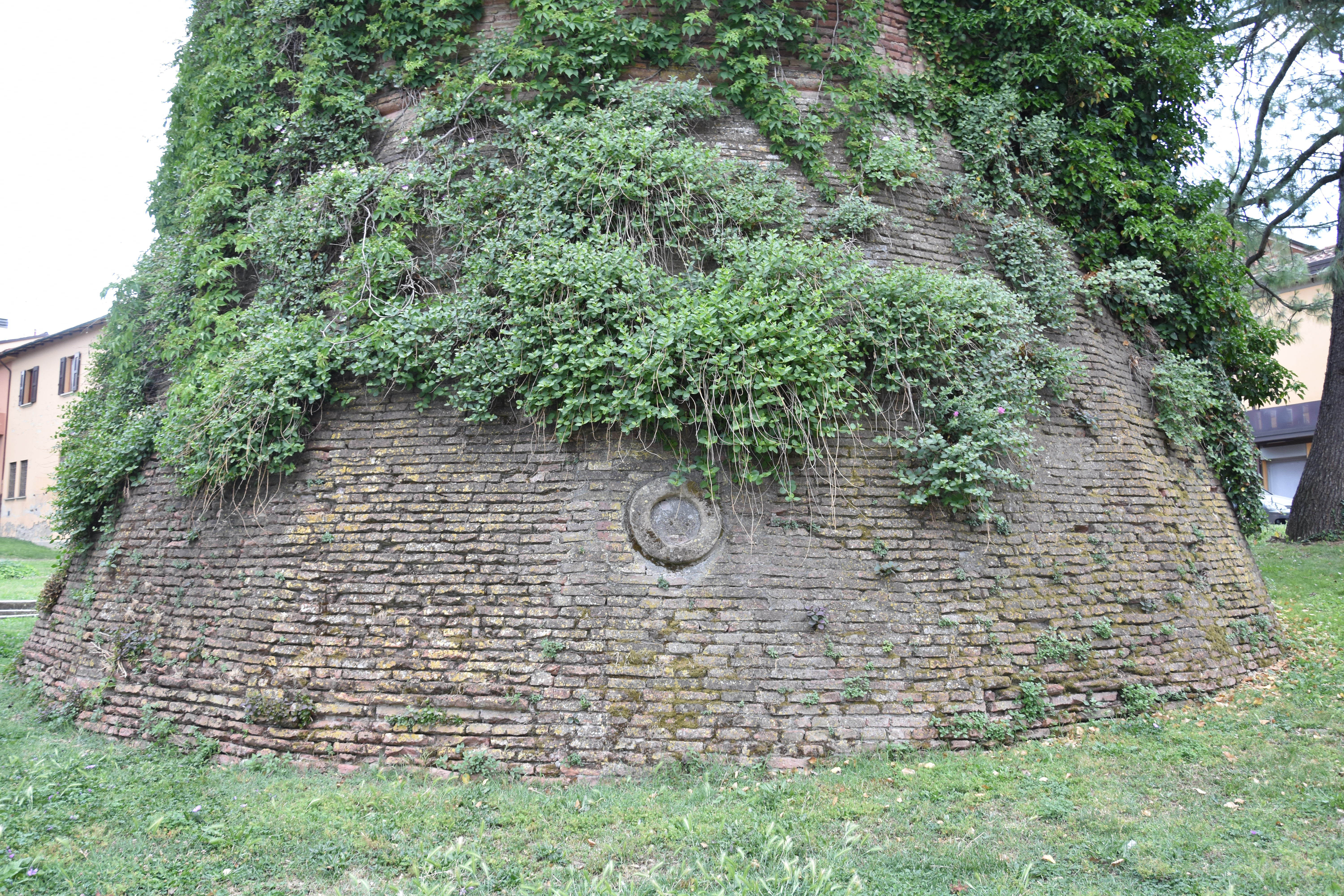 Bastione est delle antiche mura