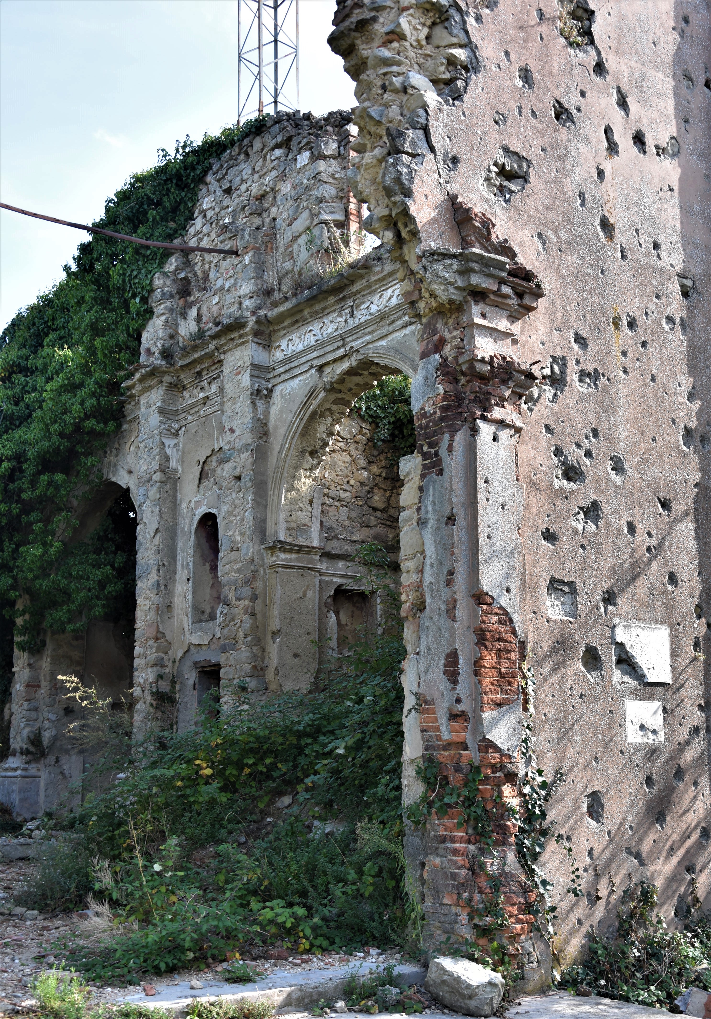 Ruderi della Chiesa di San Martino di Monte Calderaro, Ex