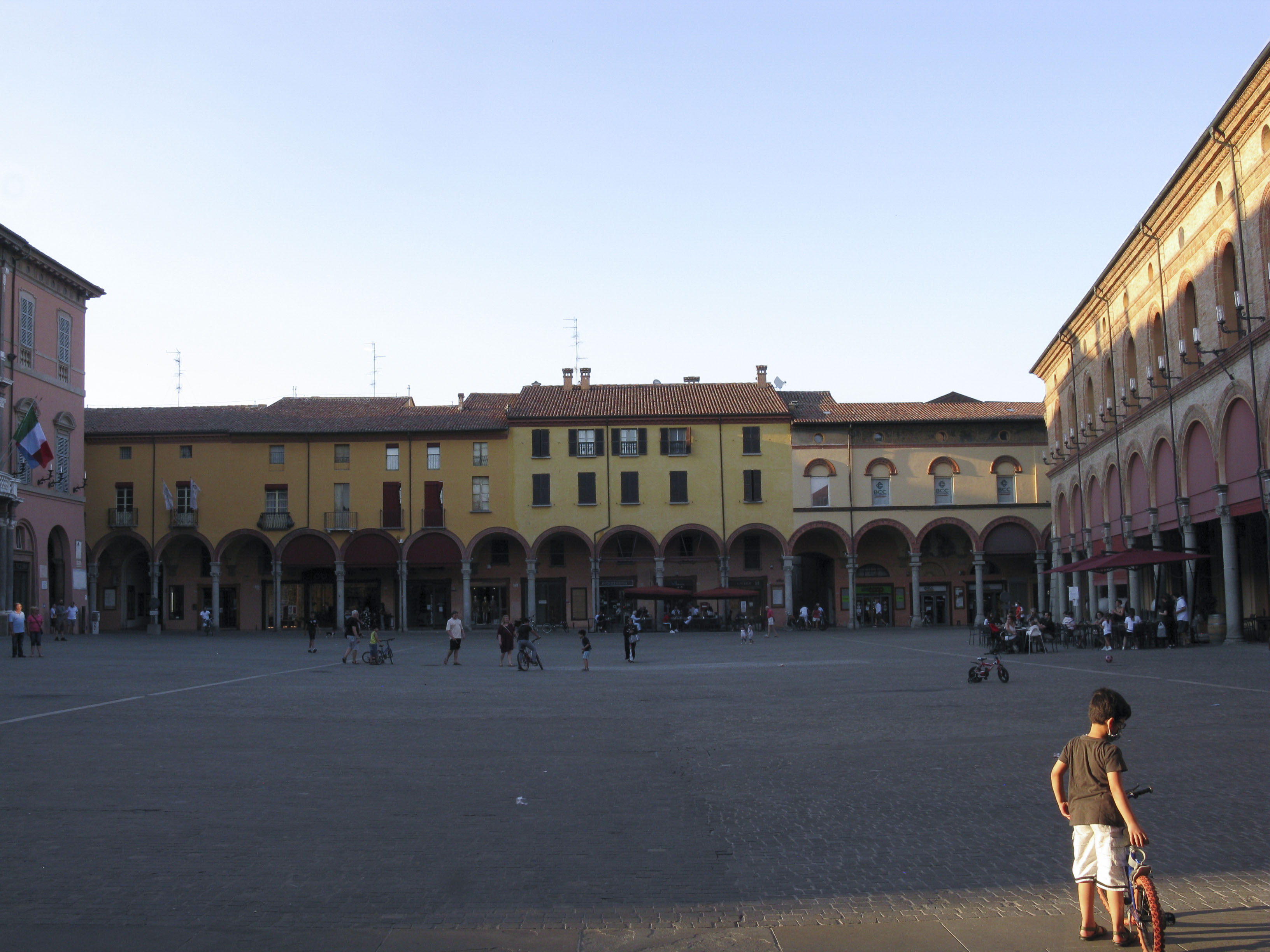 Portico a nord di Piazza Matteotti
