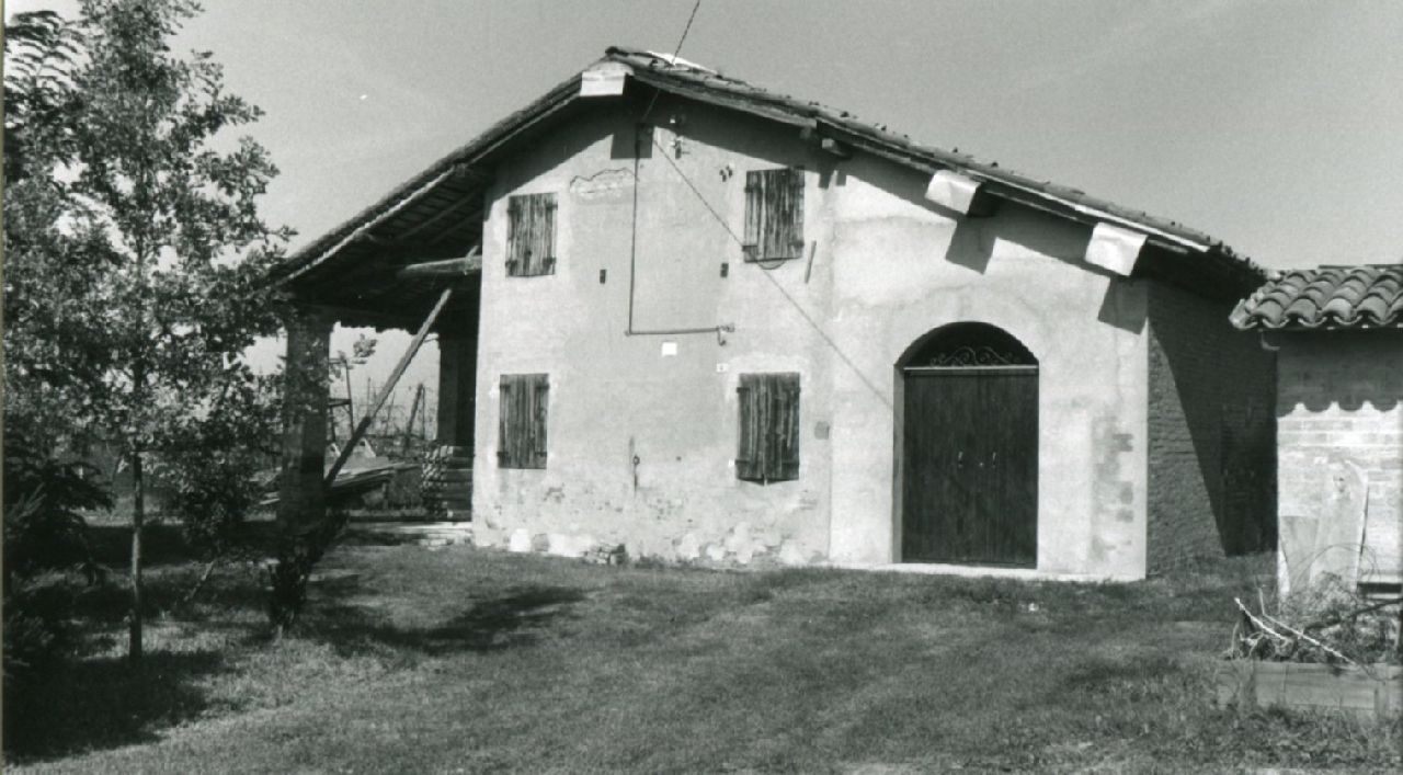 C. Via Paradisi