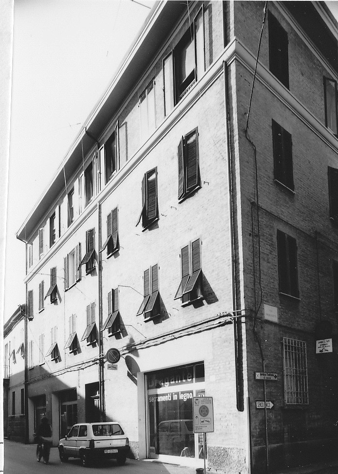 casa, plurifamiliare