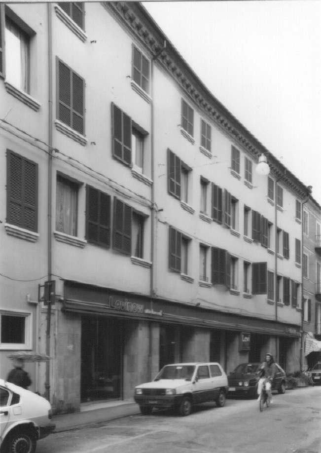 casa, plurifamiliare