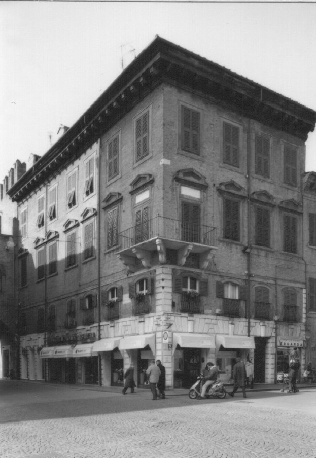 palazzo, plurifamiliare