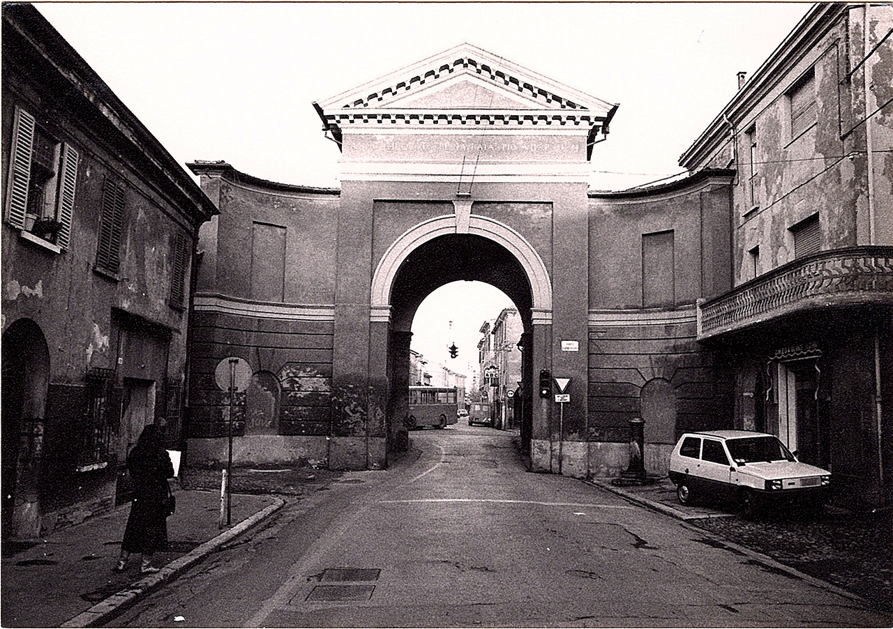 Porta Santi