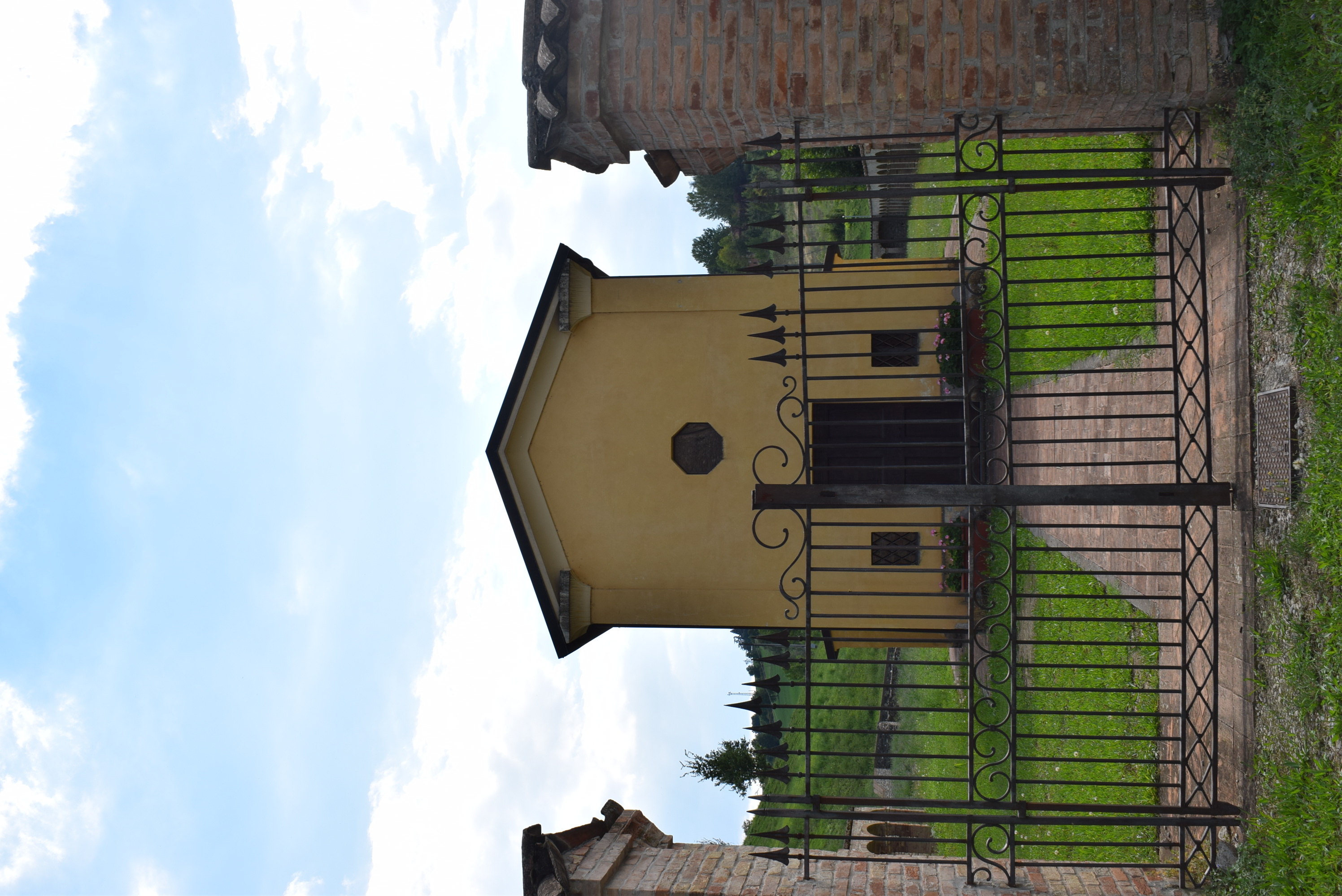 Cappella del cimitero di Levizzano