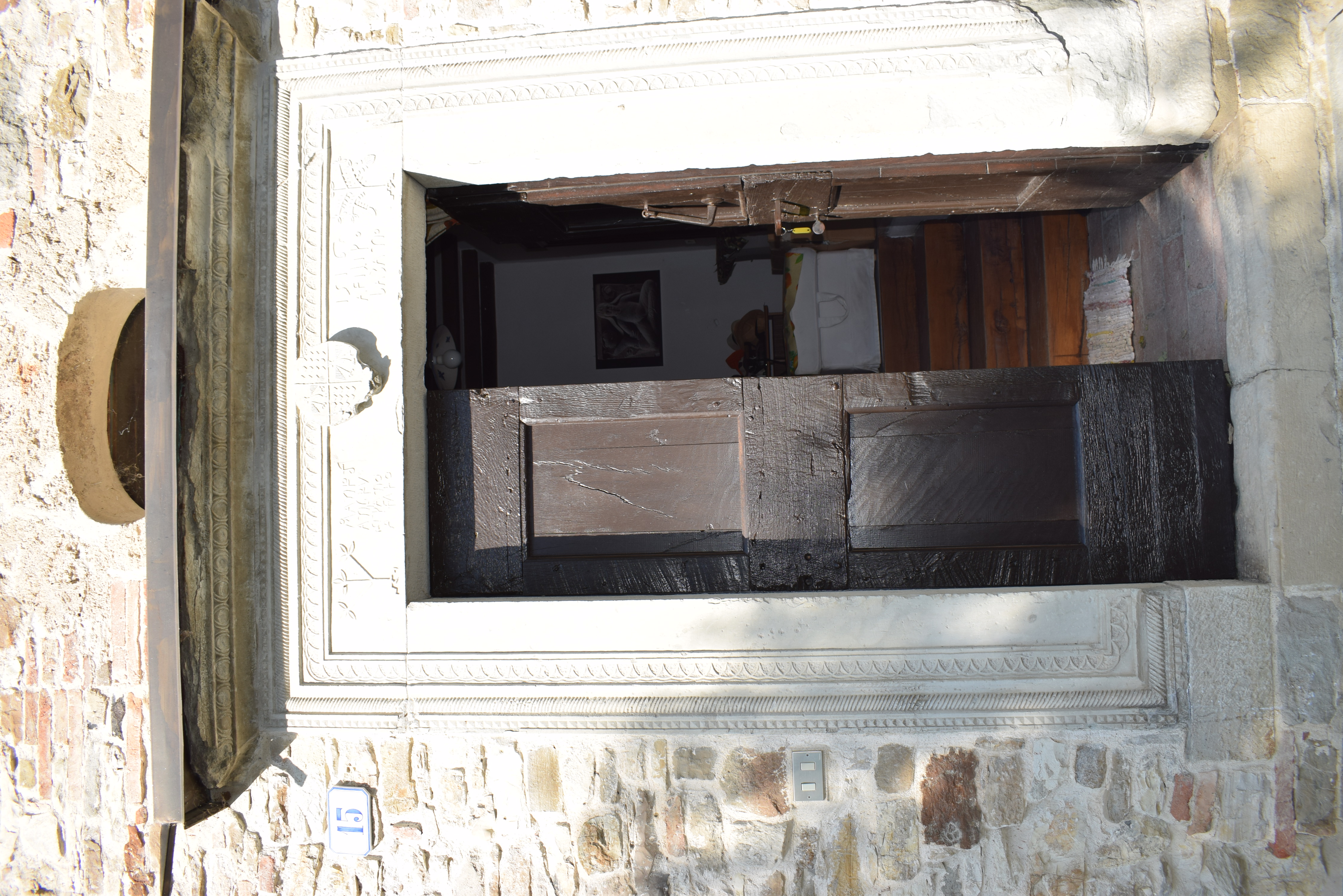 Portale di ingresso di Casa Mattioli