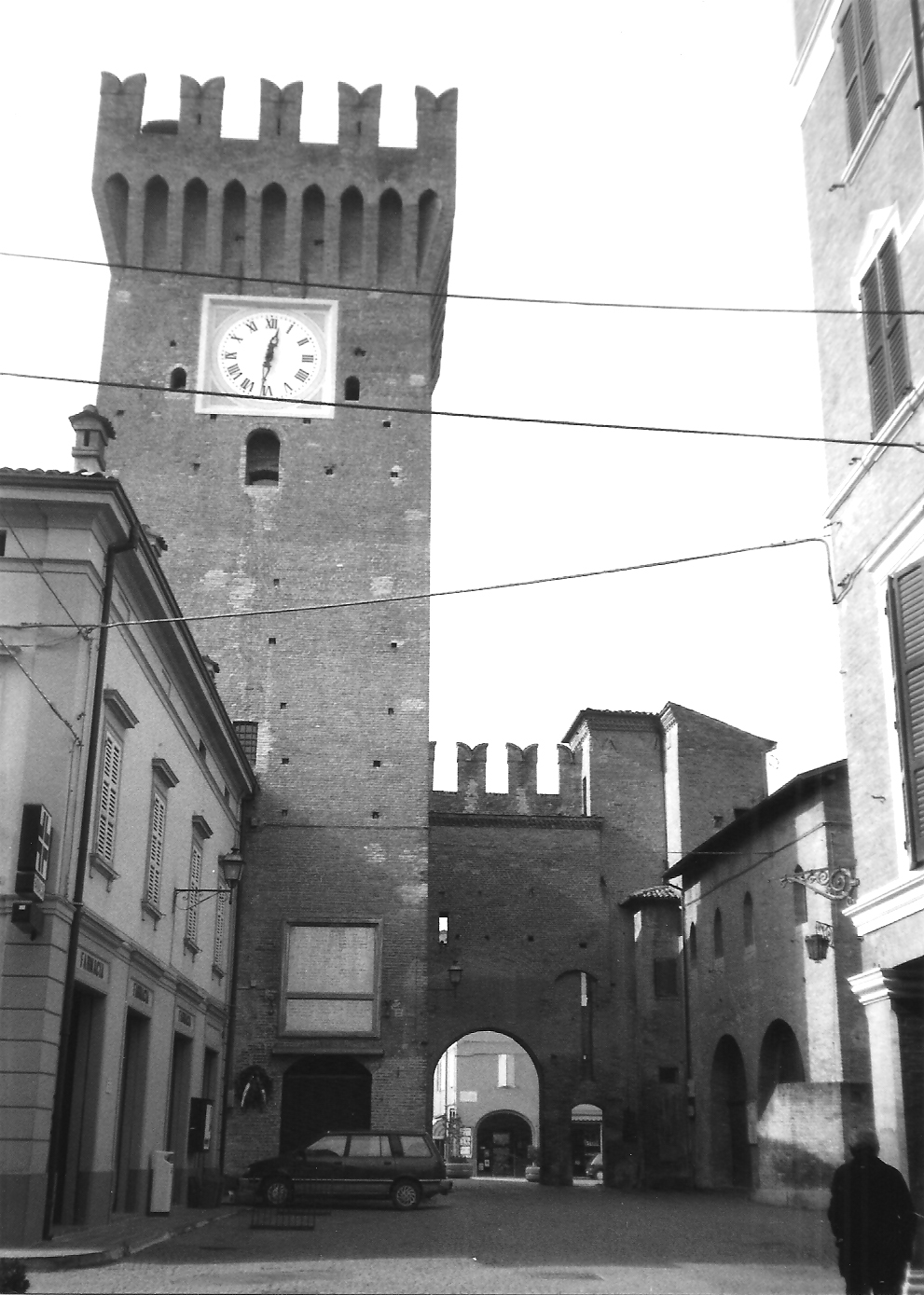 Porta urbana e torrione