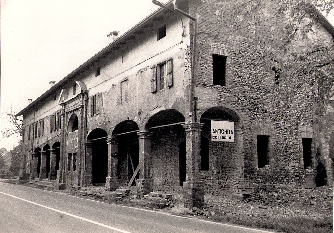 Edificio già detto "Le Botteghe"