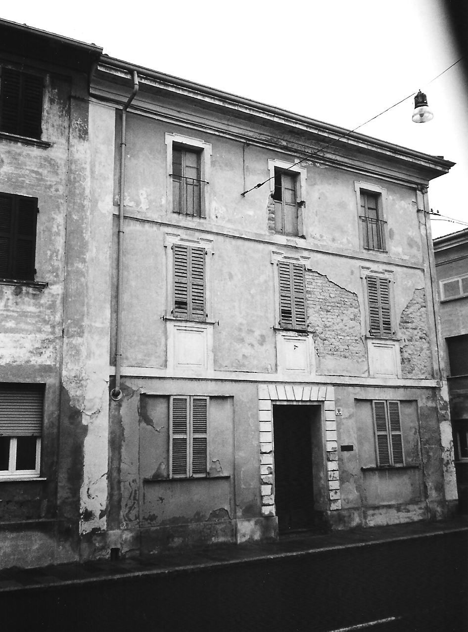 Casa di via Roma 9