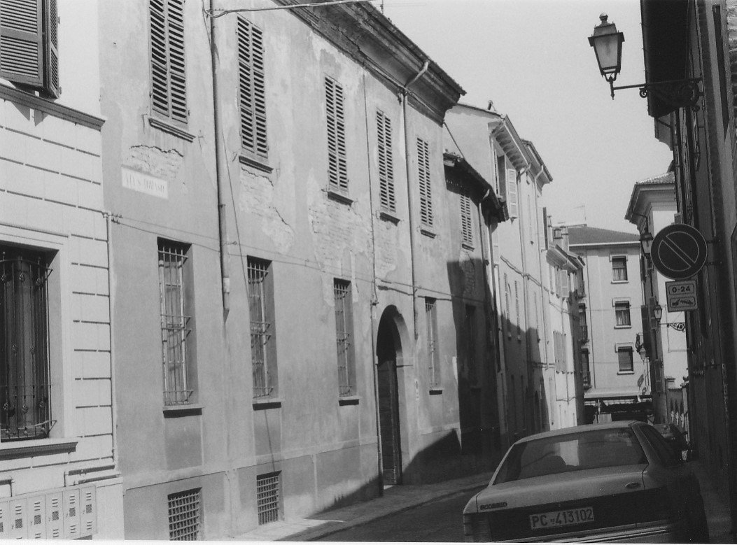 Casa di via S. Tommaso 11