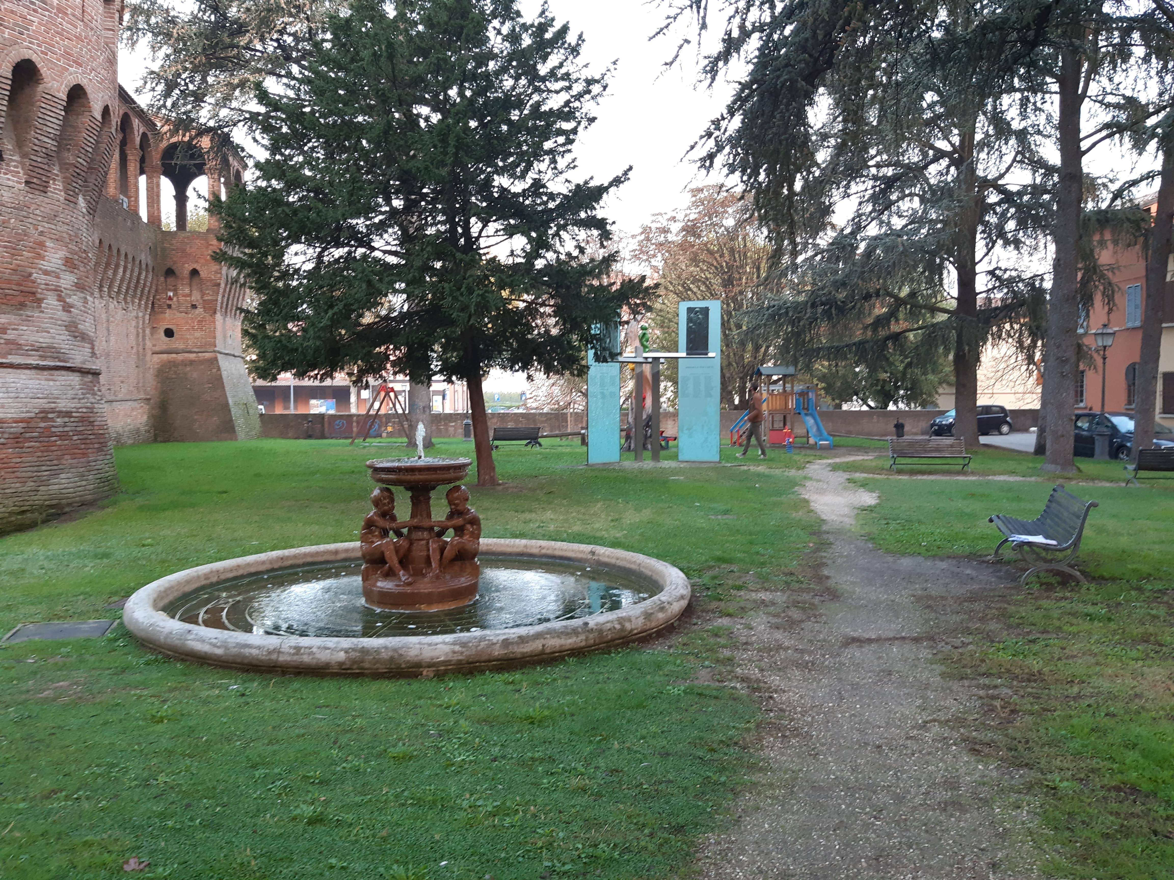 Parco delle Rimembranze di Bagnara, Piazza IV Novembre