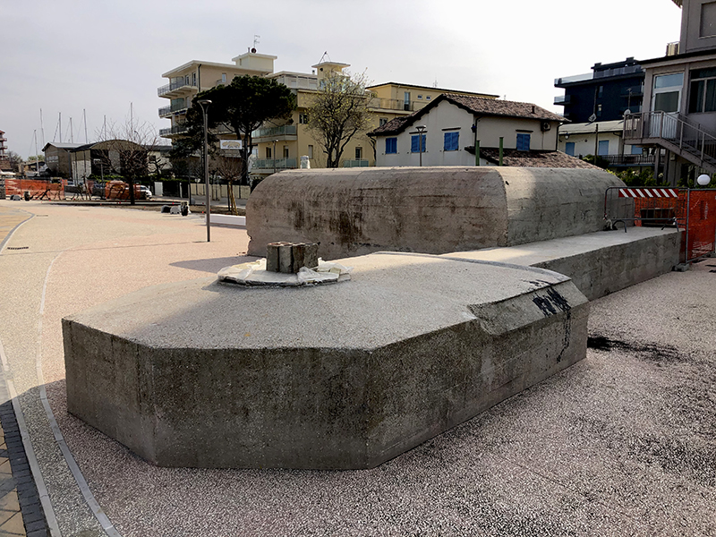 Regelbau unito a Tobruk sul lungomare