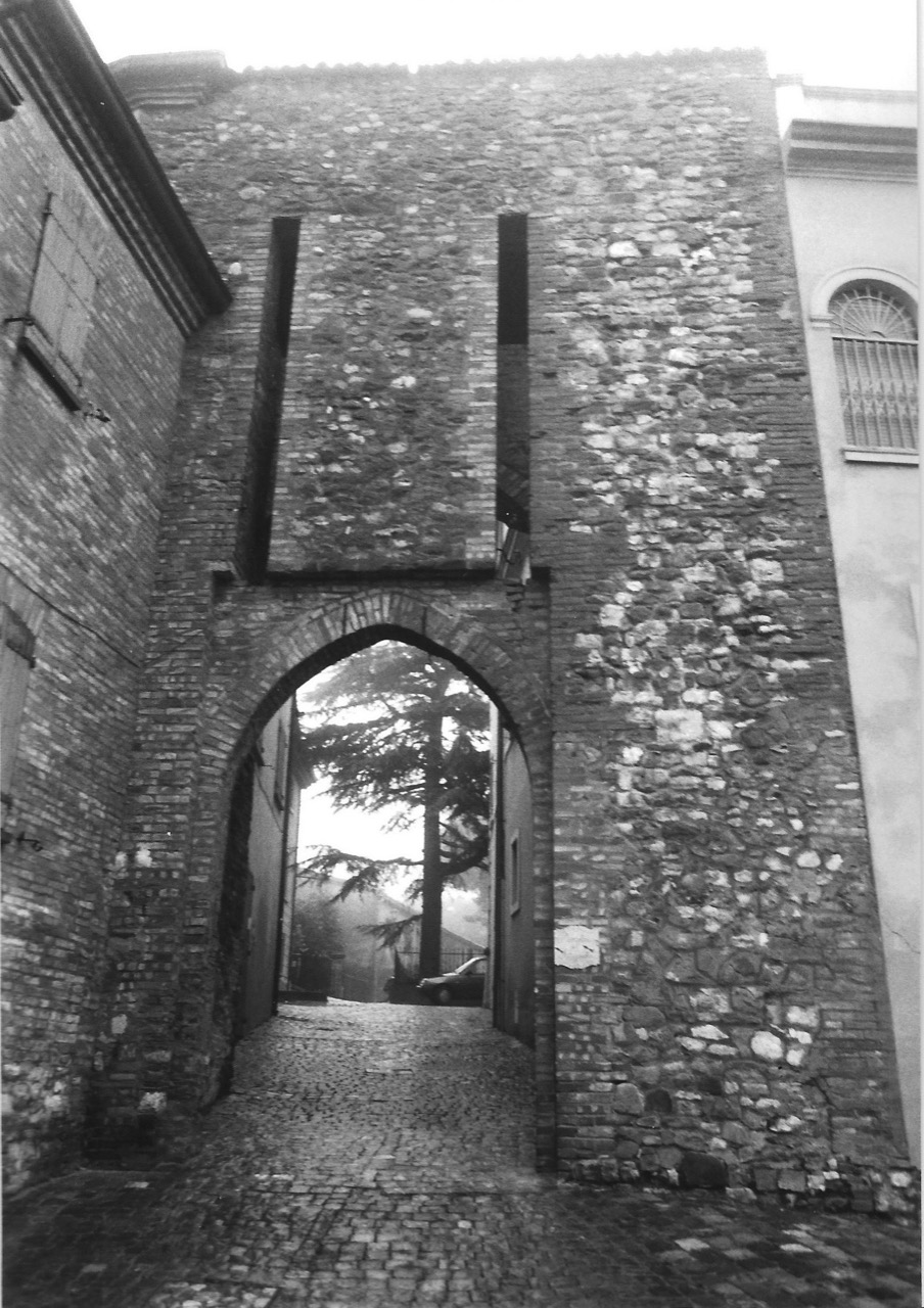 della rocca a Monte Colombo