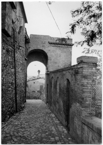 Porta del Campanone Vecchio