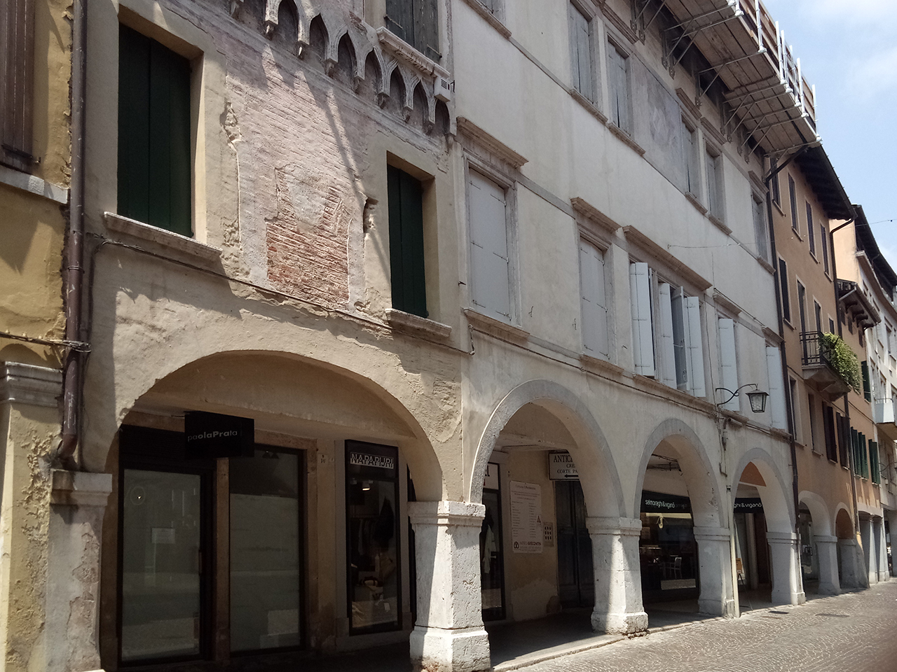 Casa Policreti