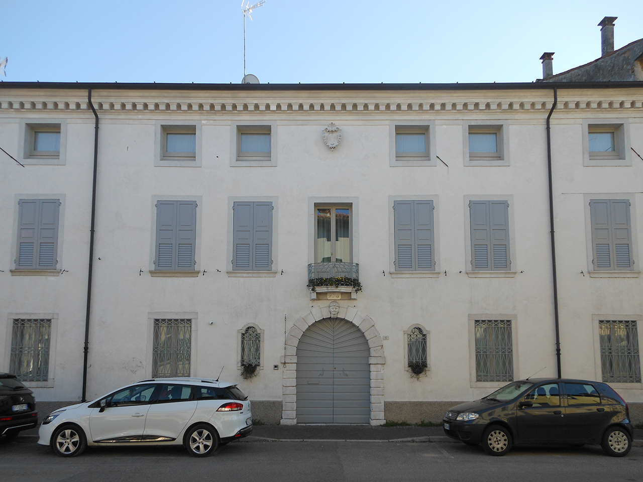 Casa Moro, Ronconi