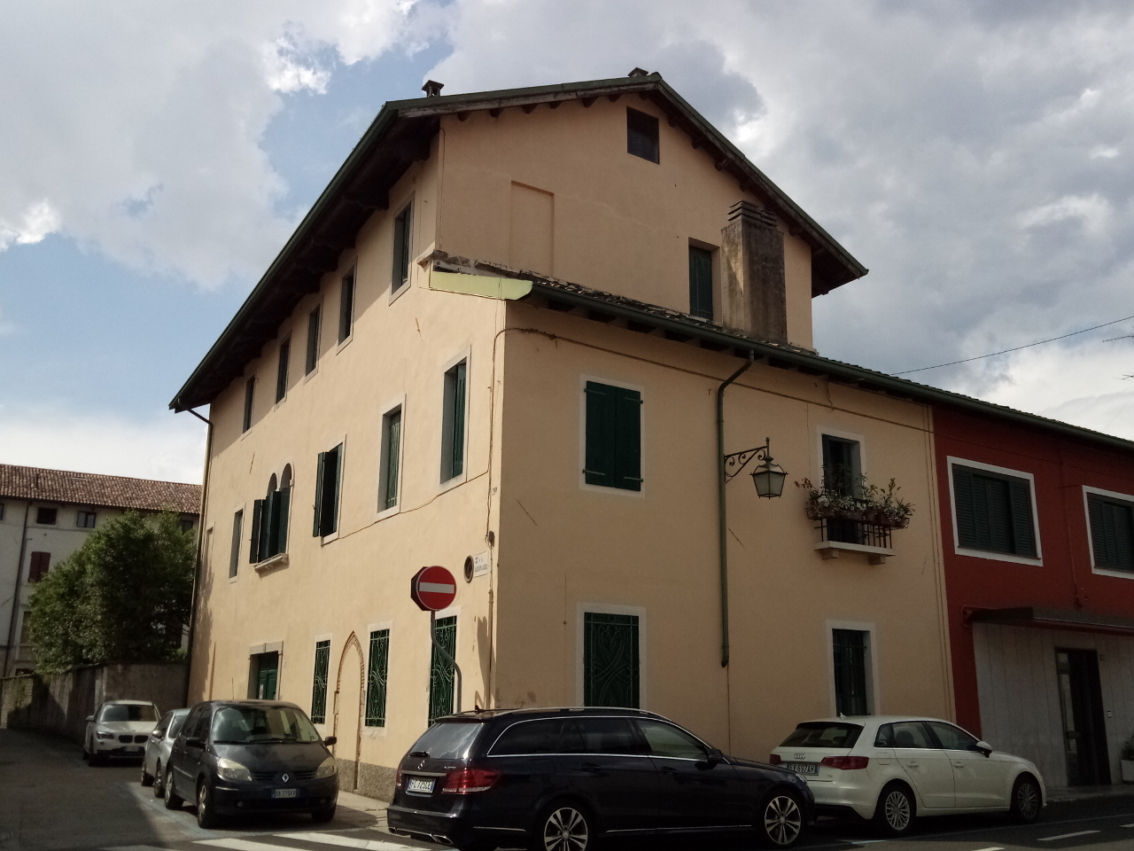 Casa Carlini, Giacomello