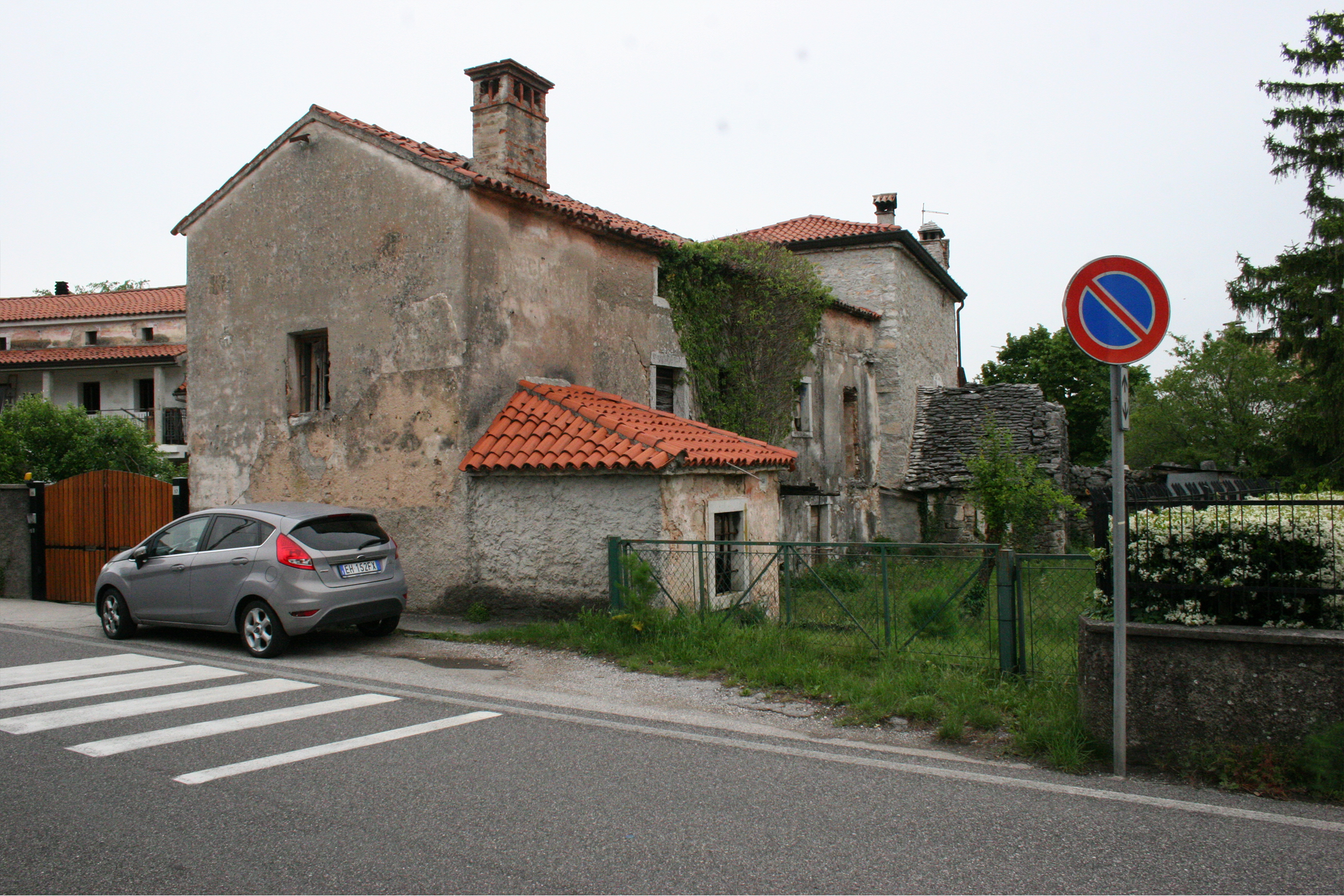 casa rurale con cortile