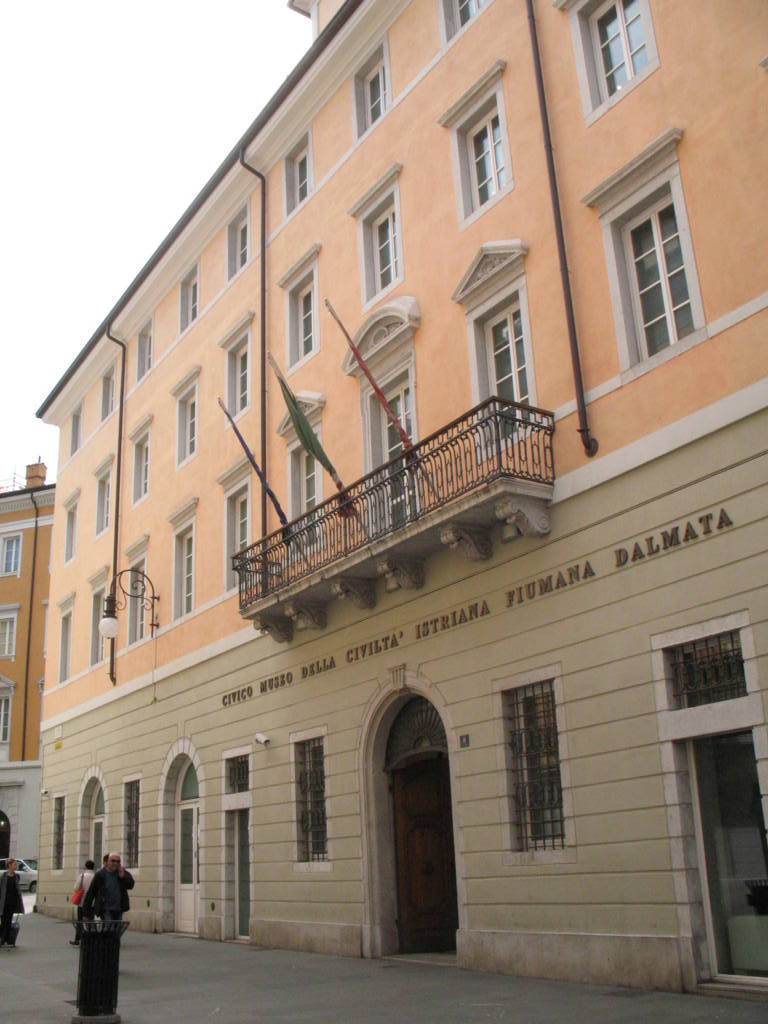 Casa Senitzer, Premuda
