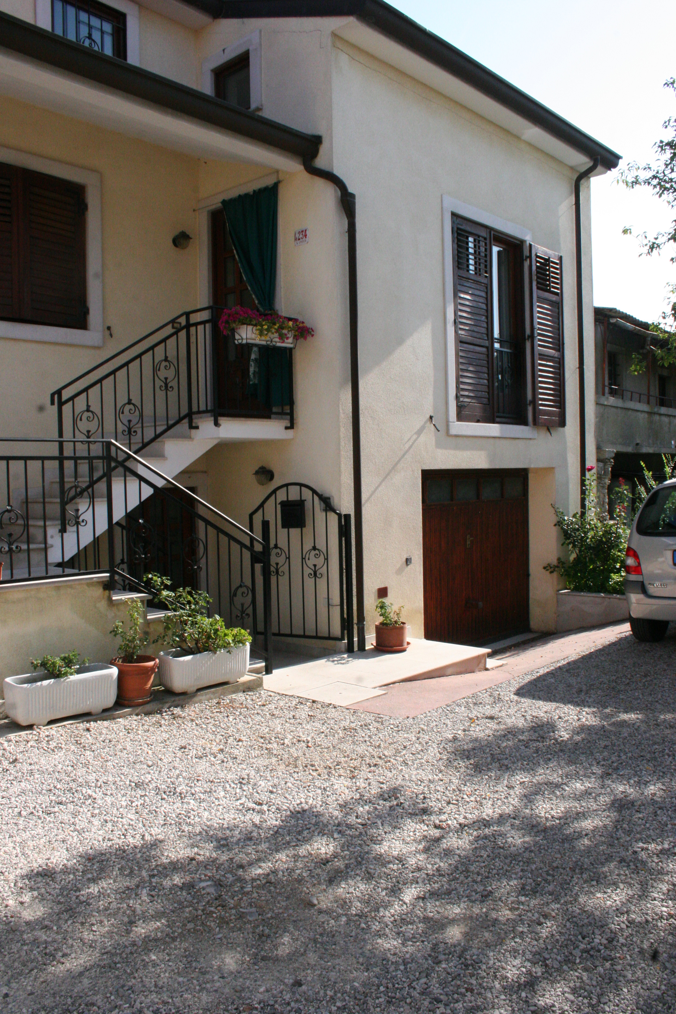 casa rurale a schiera, di testa