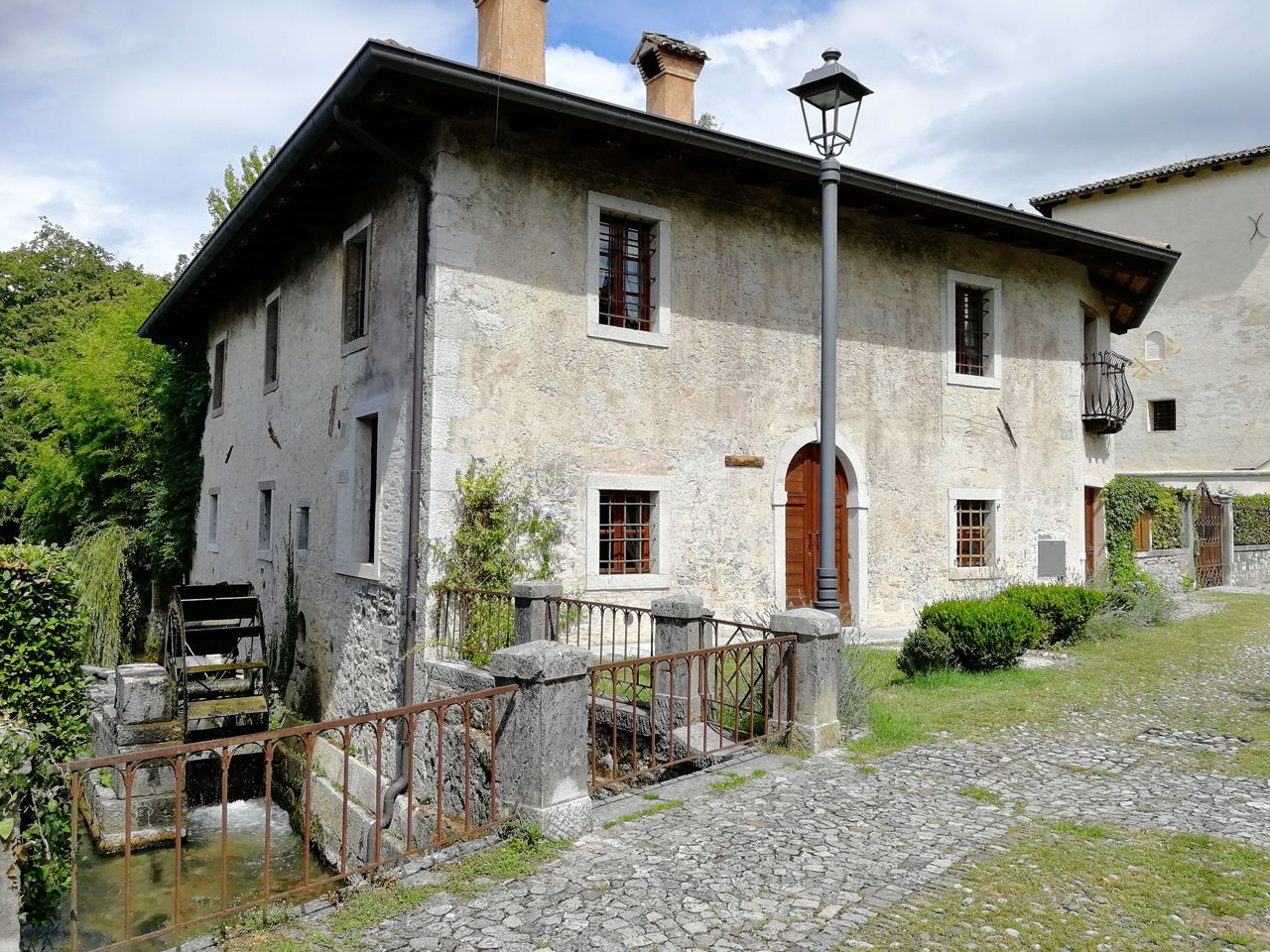 Pila per il riso del Castello di Strassoldo di Sopra