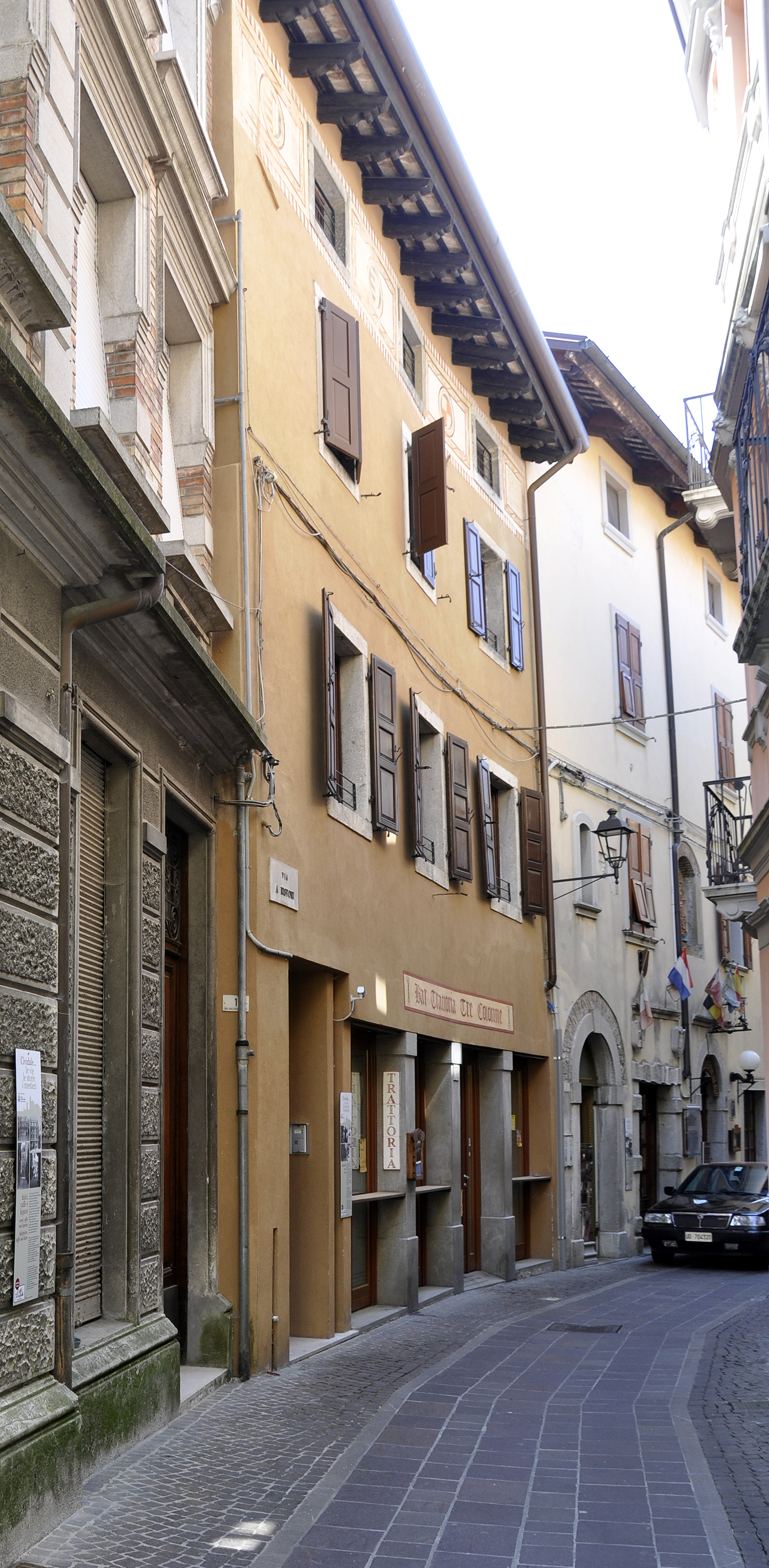Casa "bar trattoria Tre Colonne"