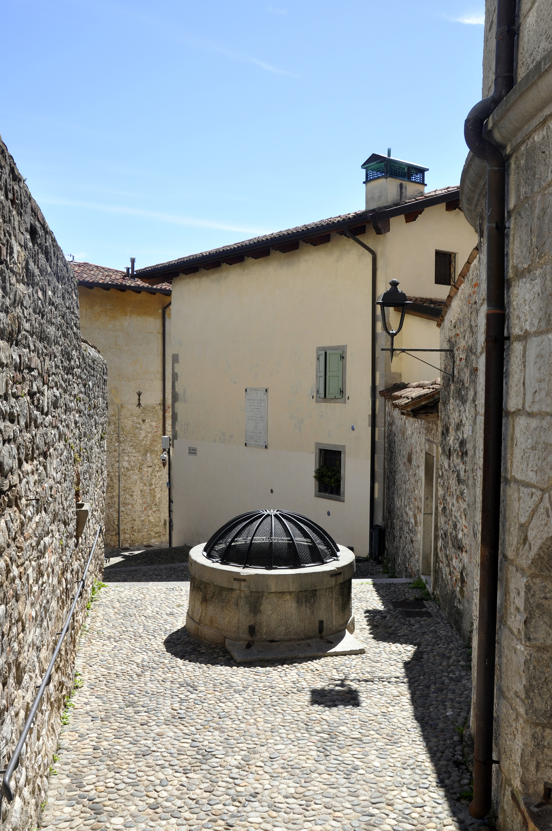 Casa Canonica