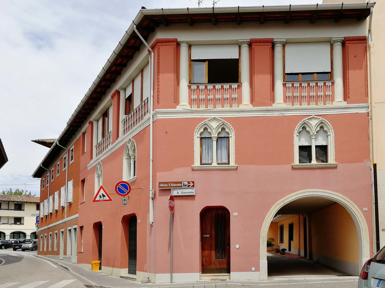 Facciate della Casa già Formentini