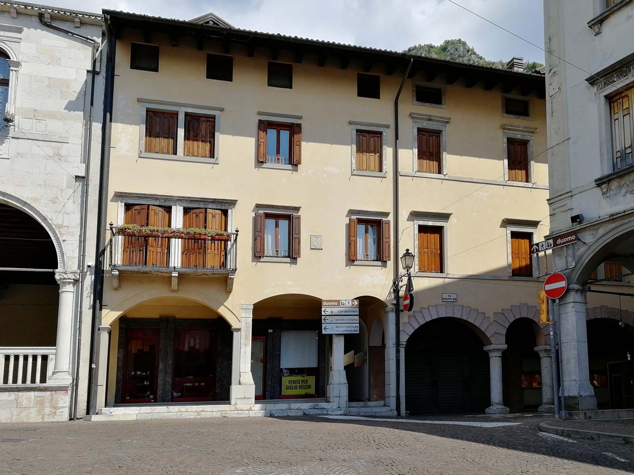 Immobile sito in Piazza Del Municipio