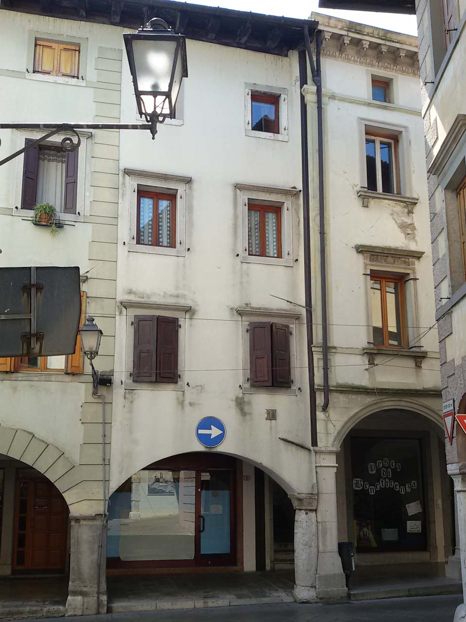 Immobile sito in Via Bini 12