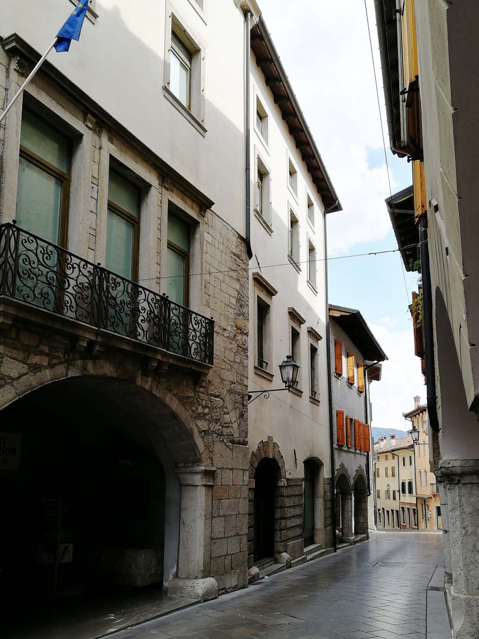 Immobile sito in Via Bini 13, 15