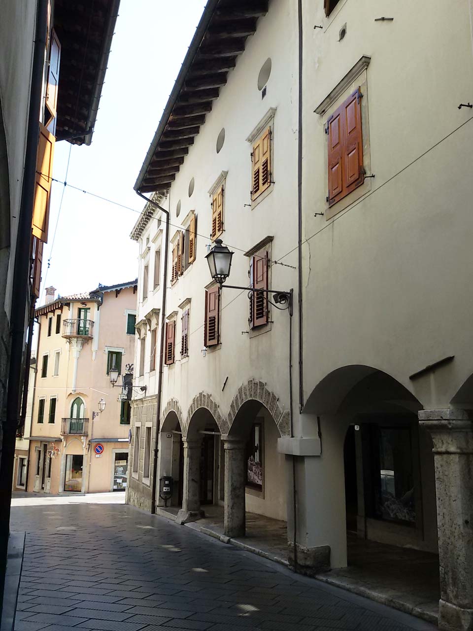 Immobile sito in Via Bini 20, 22
