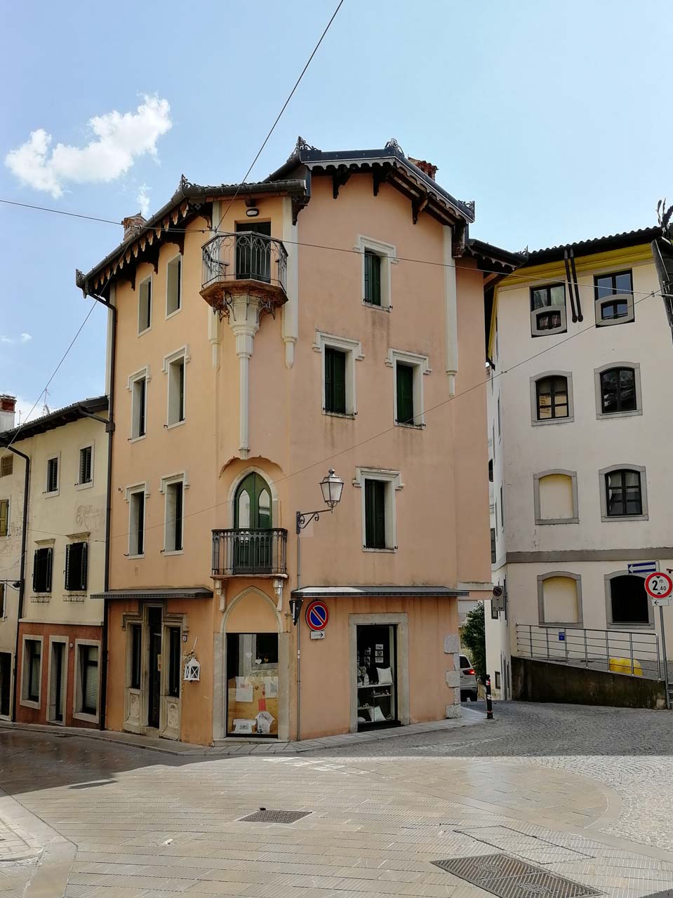 Immobile sito in Via Bini 26