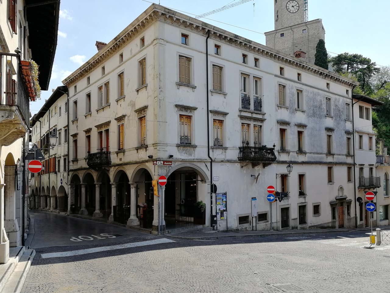 Immobile sito in Via Bini 4