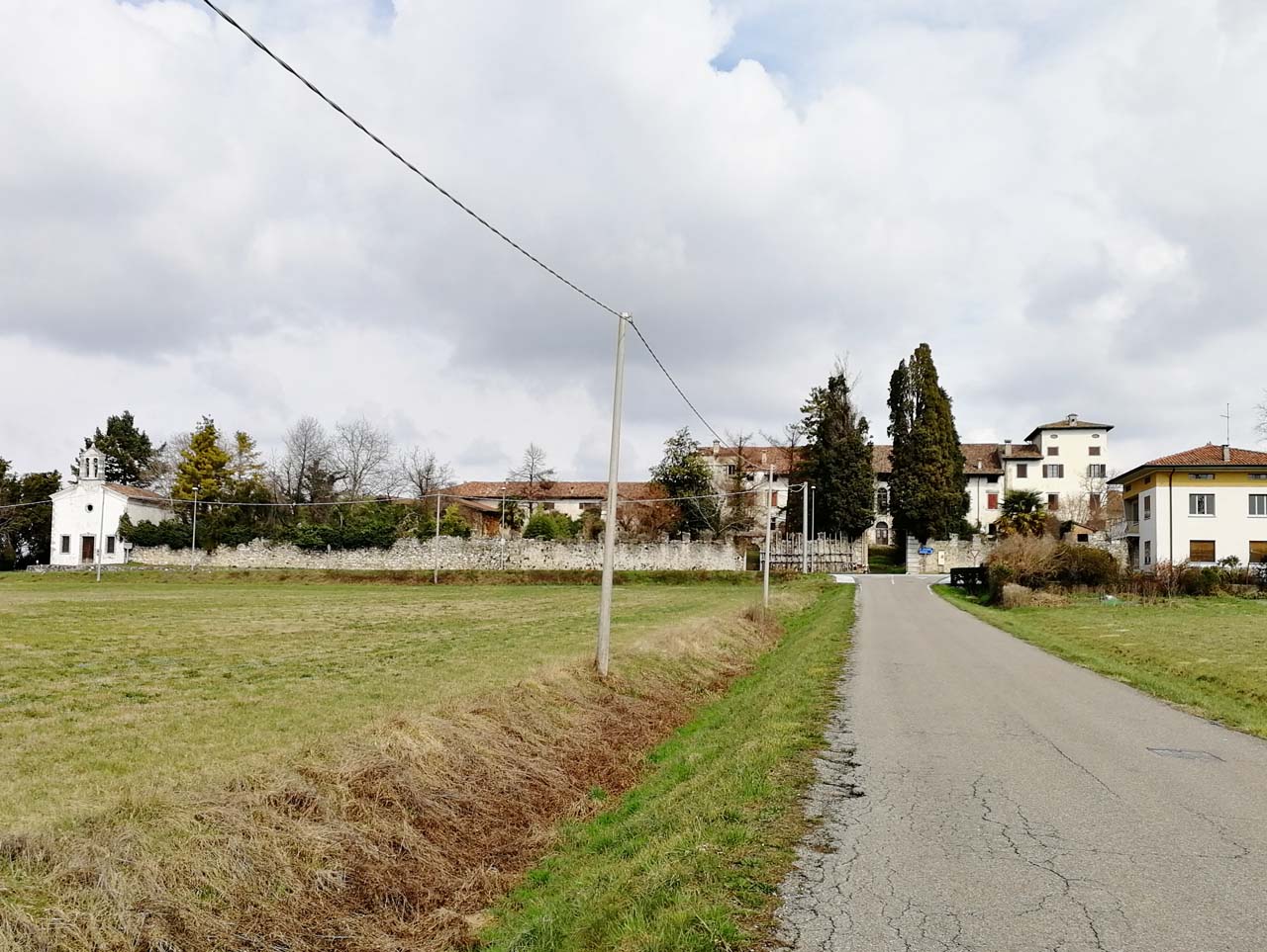 Complesso Villa Manin, Antonini con annessa cappella, rustici, giardino e brolo
