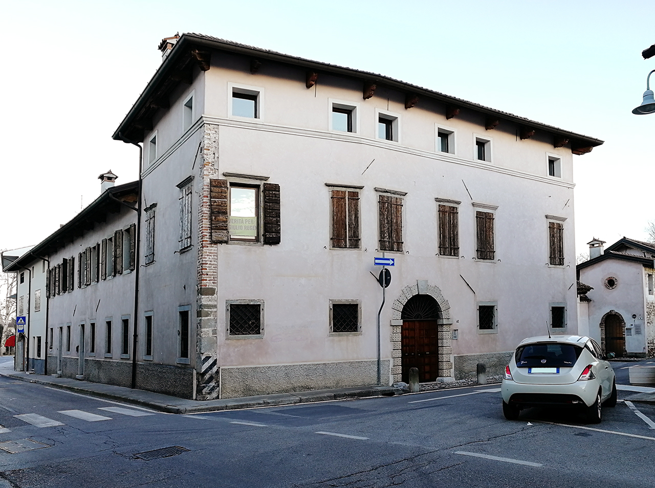 Casa della Torre con adiacenze